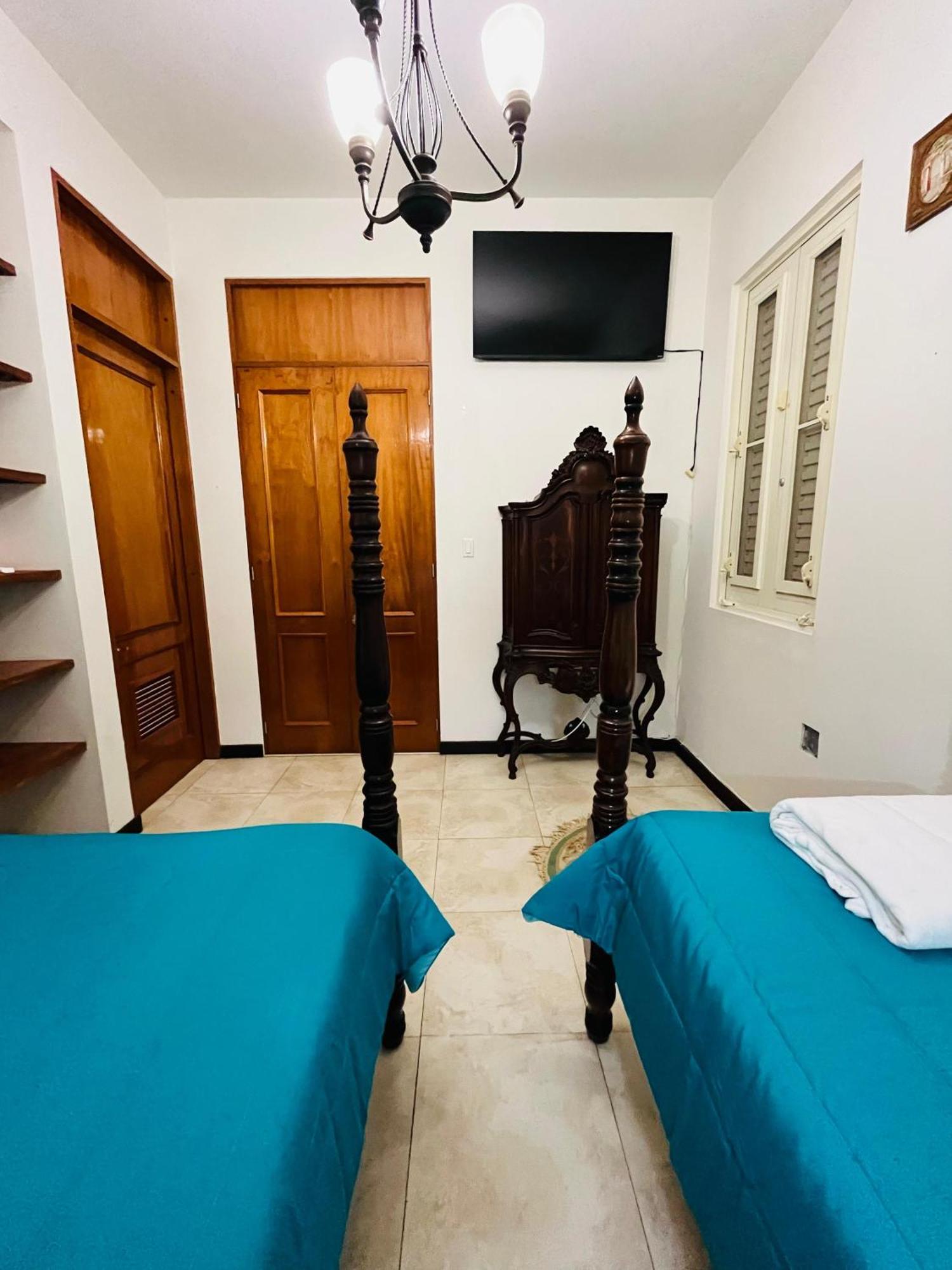 Hotel Libertad Lares Buitenkant foto